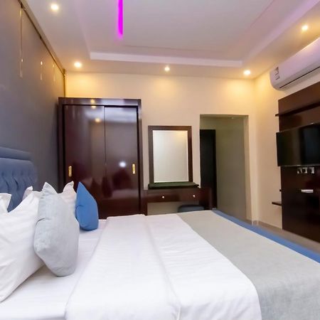 ال متعب سويتس الفلاح 1 Aparthotel Riyadh Exterior photo