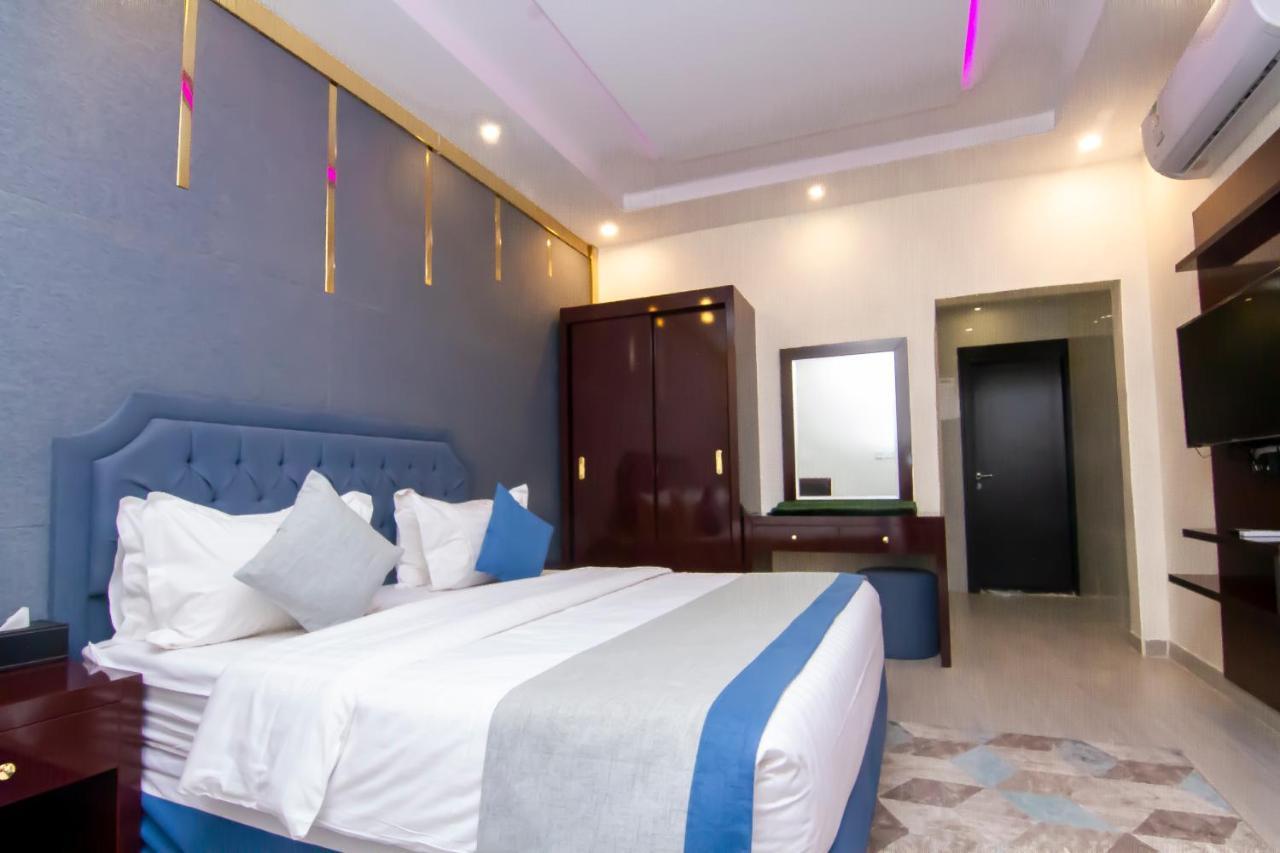 ال متعب سويتس الفلاح 1 Aparthotel Riyadh Exterior photo
