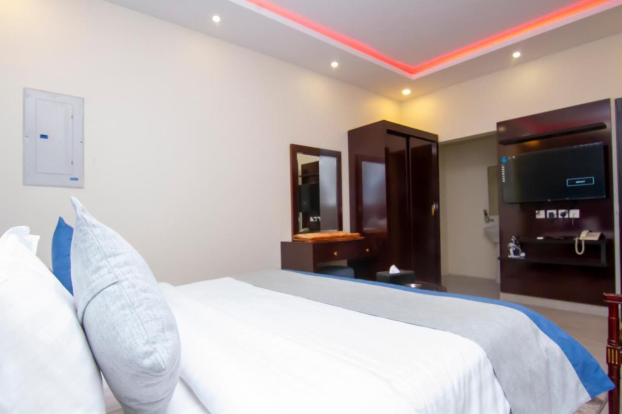 ال متعب سويتس الفلاح 1 Aparthotel Riyadh Exterior photo