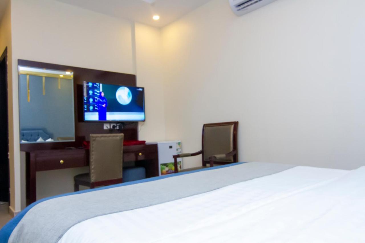 ال متعب سويتس الفلاح 1 Aparthotel Riyadh Exterior photo