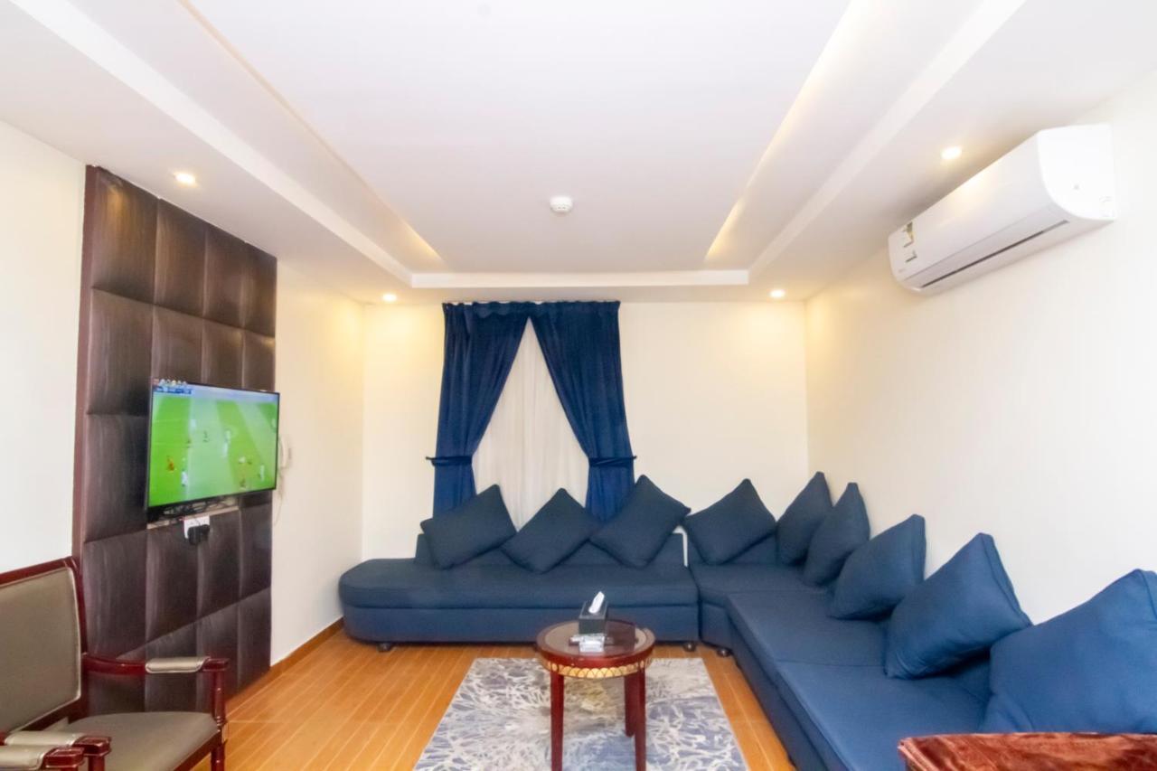 ال متعب سويتس الفلاح 1 Aparthotel Riyadh Exterior photo